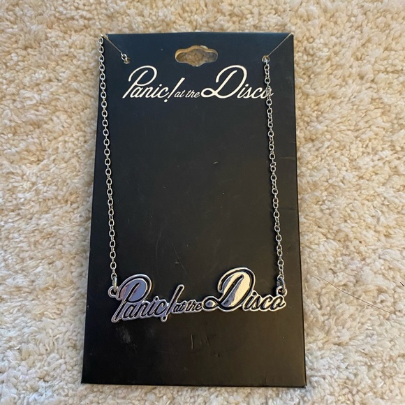 ⚫️ New Panic at the Disco necklace - Picture 4 of 5